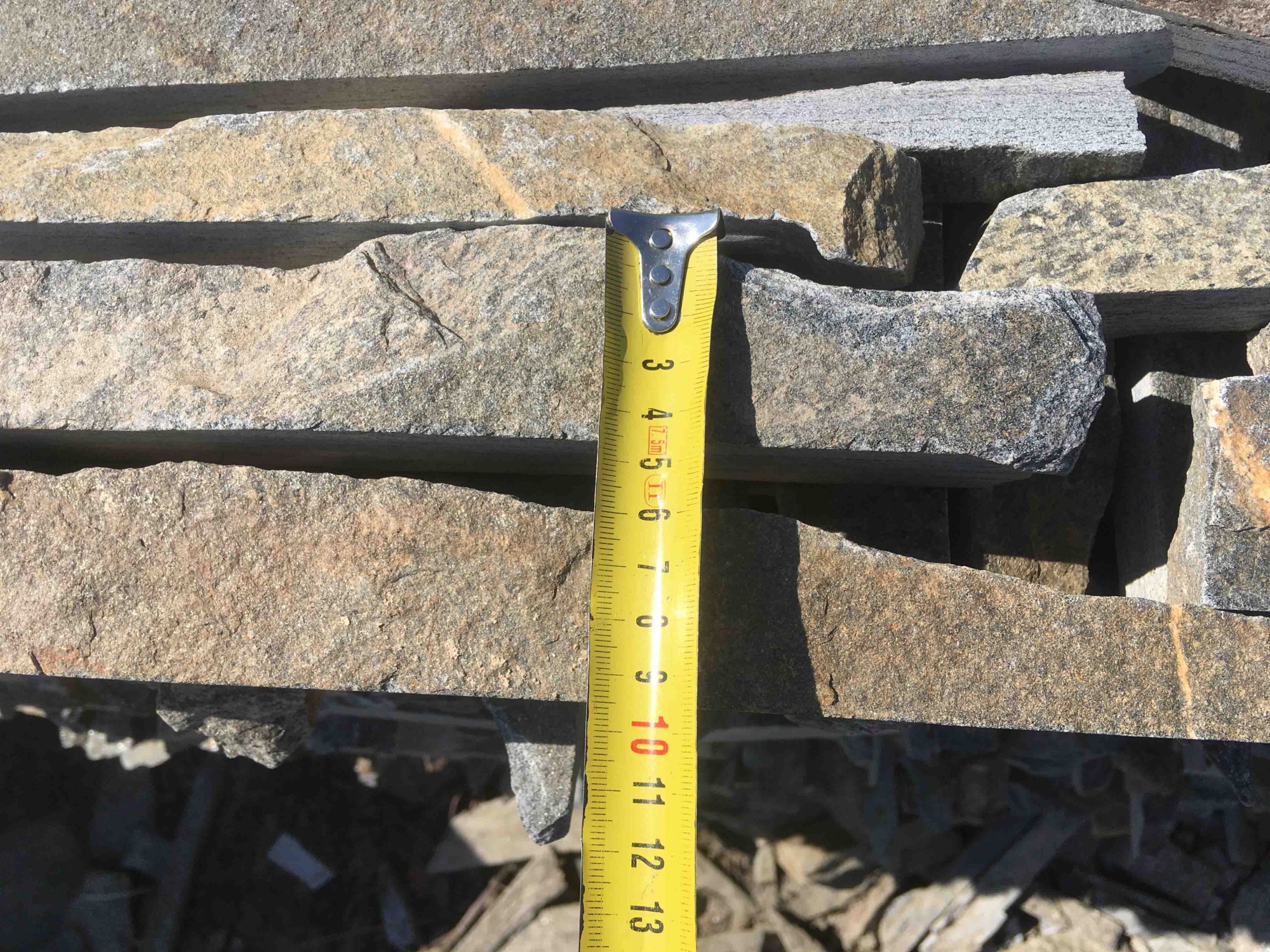 Горбушка златолит мультиколор для облицовки купить в Лянторе