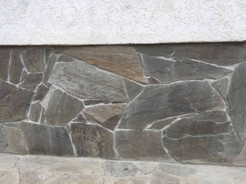 Плитняк златолит Уральский для цоколя, отмостки купить в Лянторе