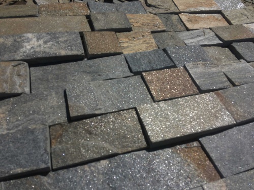 Плитка пилёная златолит Уральский для цоколя, отмостки купить в Лянторе