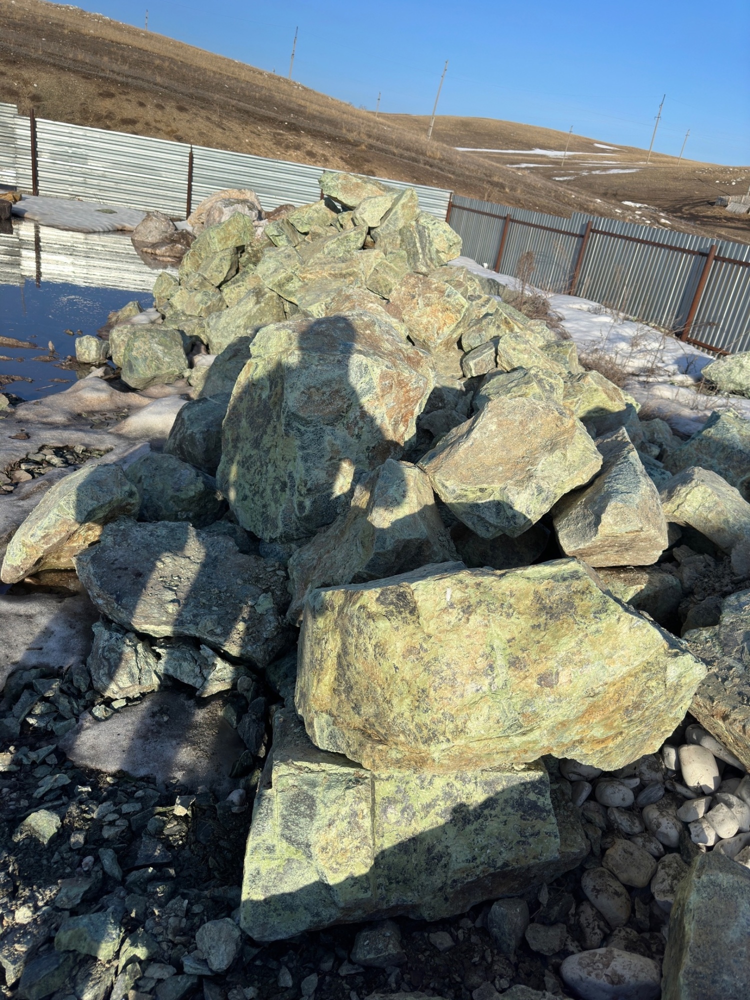 Камни для ландшафтного дизайна зелёные 10-60 килограмм купить в Лянторе