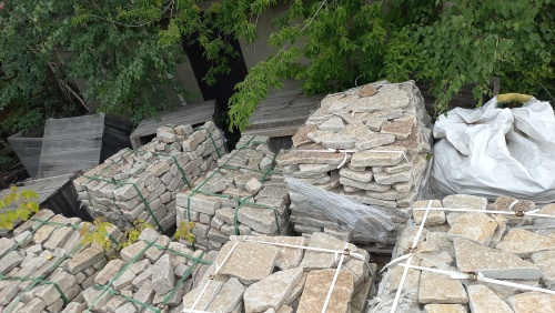 Гранитный плитняк галтованный для мощения купить в Лянторе