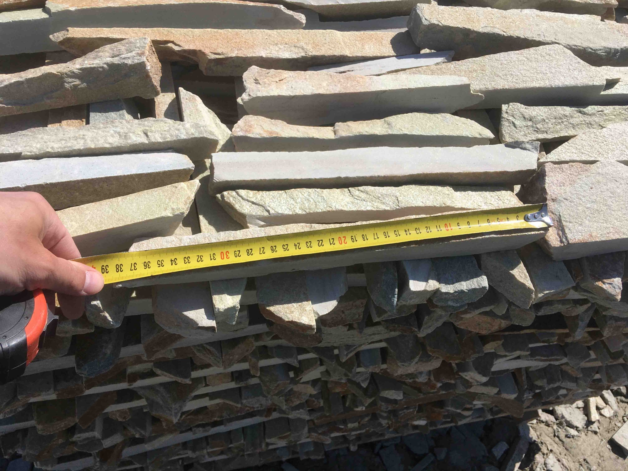 Горбушка златолит золотистый для облицовки купить в Лянторе