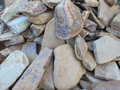 Златолит жёлтый, жёлто-зелёный глыбки и валуны для ланшафтного дизайна купить в Лянторе