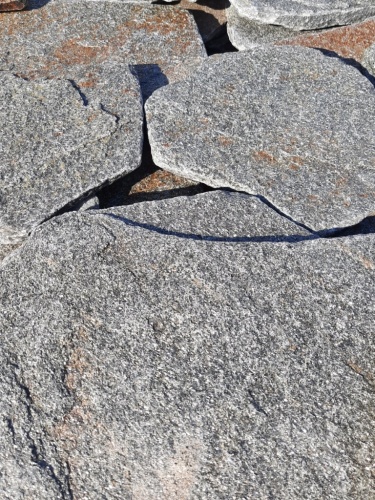 Златолит серебристый галтованный для лестниц купить в Лянторе