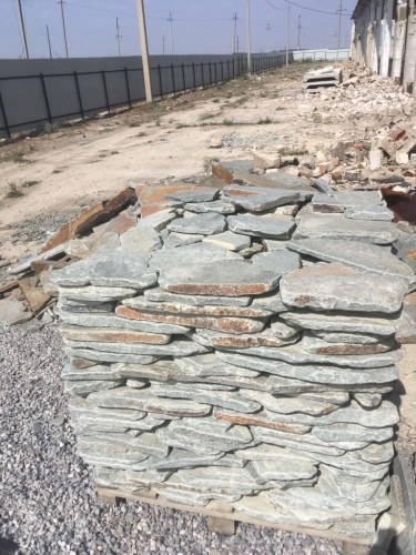 Златолит серебристый галтованный для лестниц купить в Лянторе