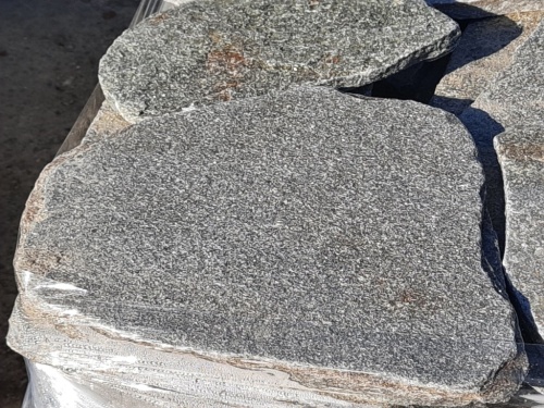 Златолит серебристый галтованный для лестниц купить в Лянторе