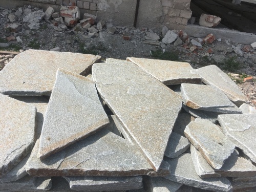 Златолит серебристый галтованный для лестниц купить в Лянторе